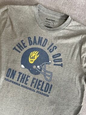 Cal UC Berkeley Large THE BAND IS OUT Bears Football Vintage Look Athletic Shirt